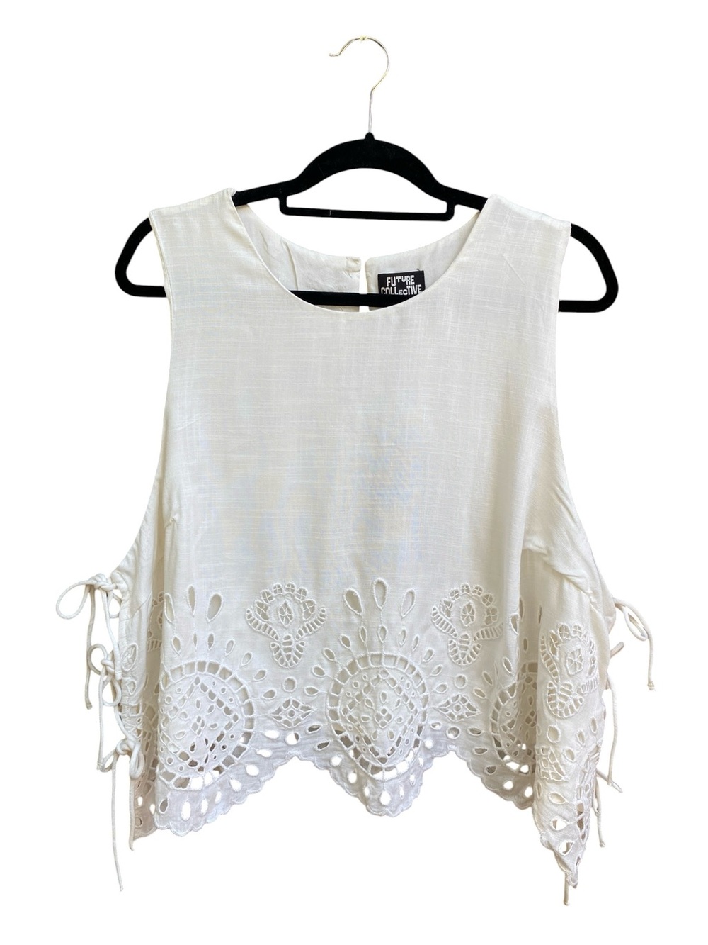 NWT Future Collective Sleeveless Eyelet Trim Tie Tank Top Womens Plus Size 1X